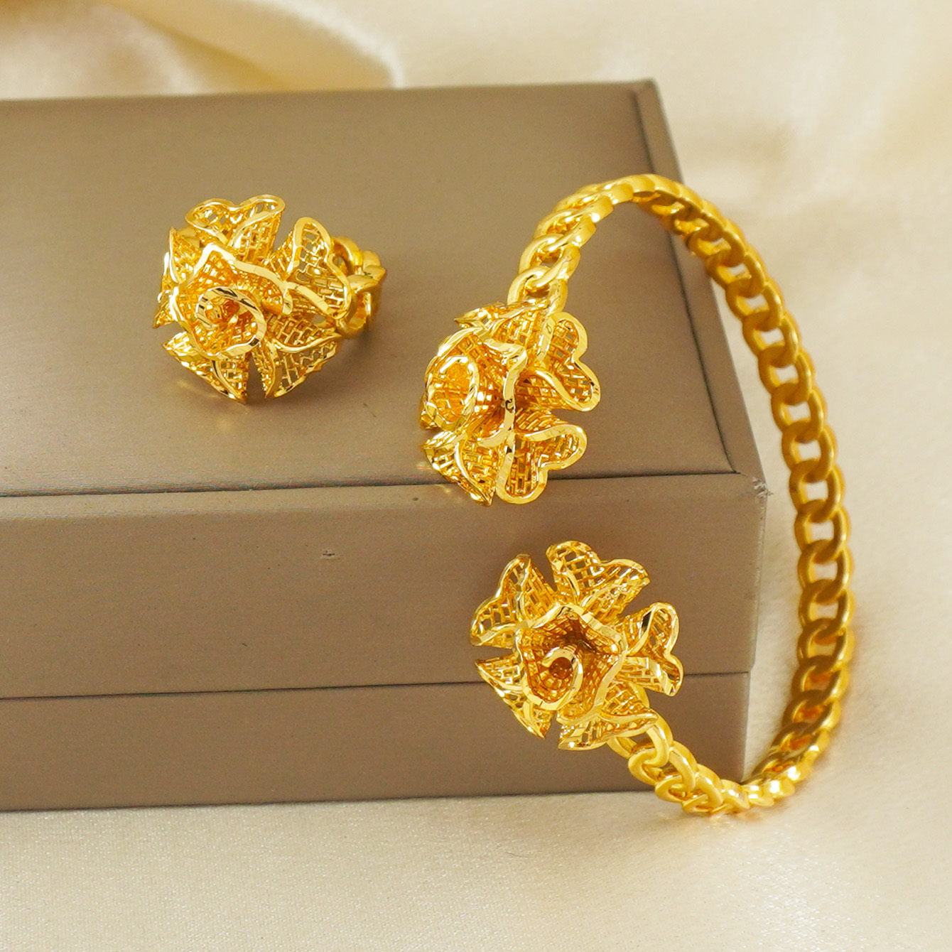 베스트셀러 금도금 구리 팔찌, 시계줄, 속이 빈 꽃무늬 - Best Jewelry Watches For Women 리뷰 및 가격